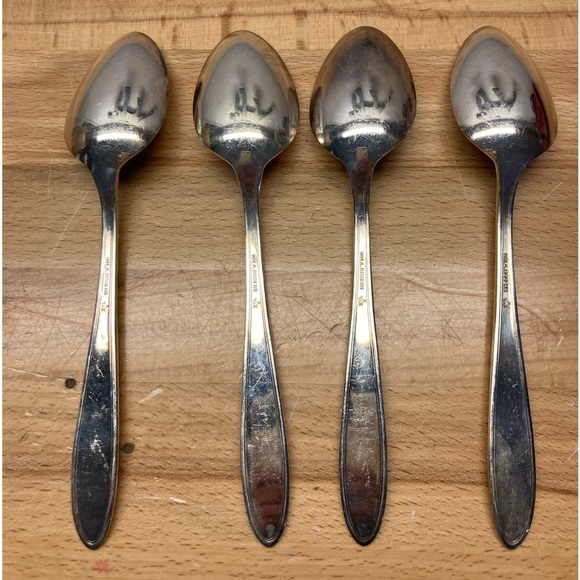 WM A ROGERS vintage silver plated spoons - Picture 2 of 5